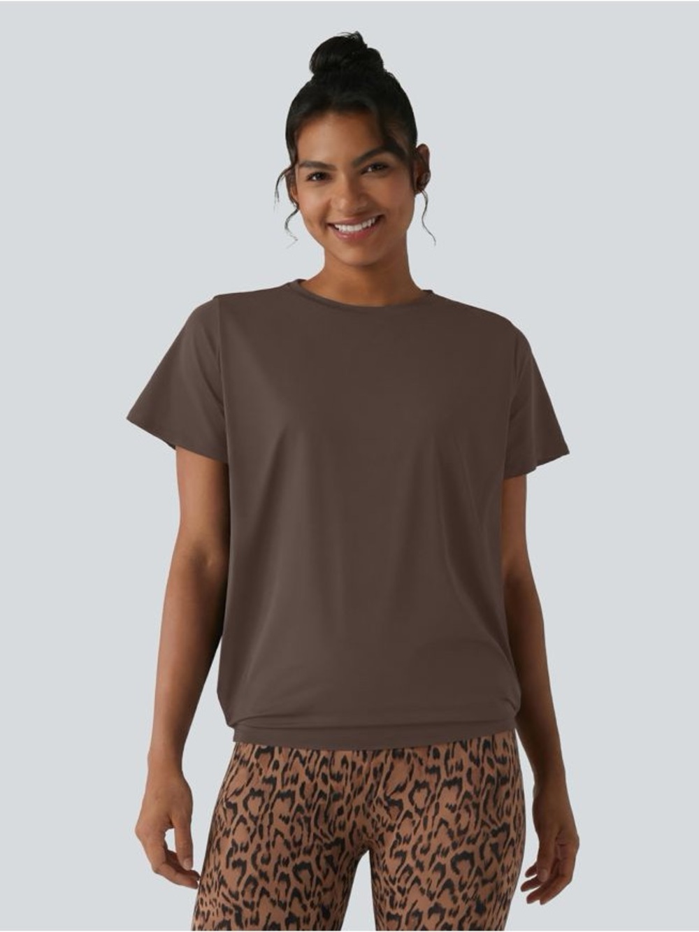 BNWT Halara Round Neck Short Sleeve Ruched Cool Touch Yoga Top - Chocolate
